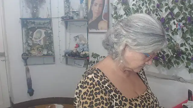 Snapshot of FunnyGrandma chatting on November 2025 12:55:02 AM FunnyGrandma online show from November 2025 12:55:02 AM