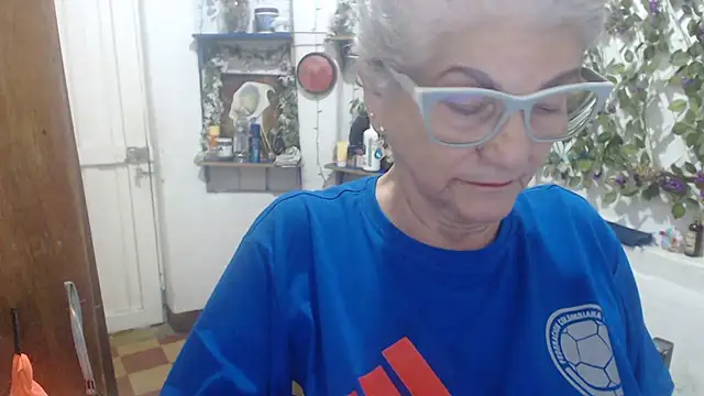 Snapshot of FunnyGrandma chatting on July 2026 01:12:01 AM FunnyGrandma online show from July 2026 01:12:01 AM