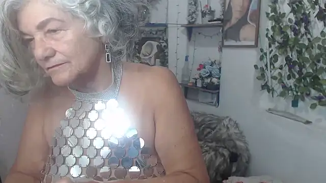 FunnyGrandma online show from October 2025 09:16:01 PM