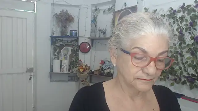 FunnyGrandma online show from March 2026 02:44:02 PM