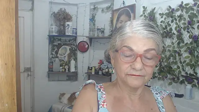 FunnyGrandma online show from April 2026 12:07:01 AM