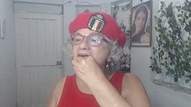 Snapshot of FunnyGrandma chatting on October 2025 02:11:02 AM FunnyGrandma online show from October 2025 02:11:02 AM