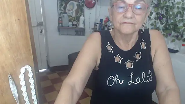 Snapshot of FunnyGrandma chatting on May 2026 10:13:02 PM FunnyGrandma online show from May 2026 10:13:02 PM