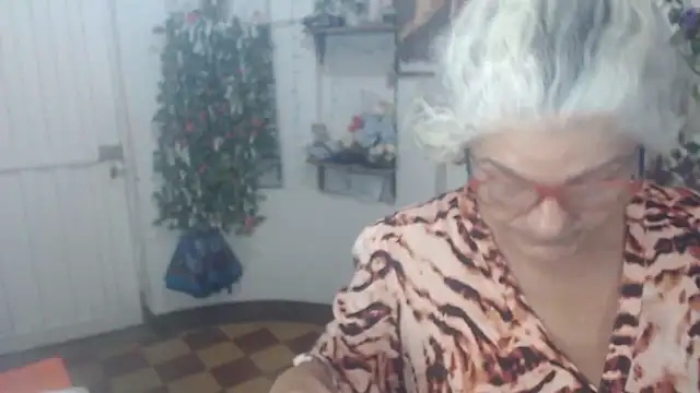 Snapshot of FunnyGrandma chatting on November 2025 01:15:02 AM FunnyGrandma online show from November 2025 01:15:02 AM