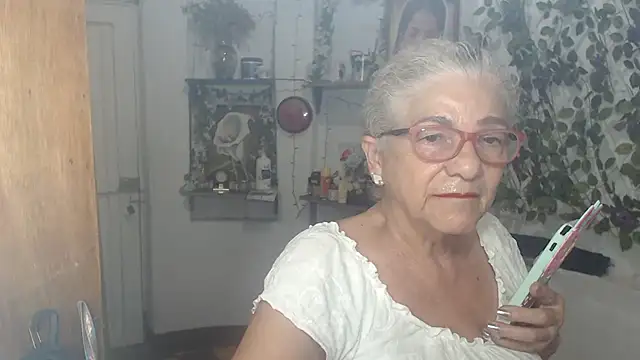 Snapshot of FunnyGrandma chatting on May 2026 01:26:01 AM FunnyGrandma online show from May 2026 01:26:01 AM