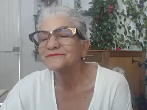 FunnyGrandma online show from January 2025 09:33:01 PM