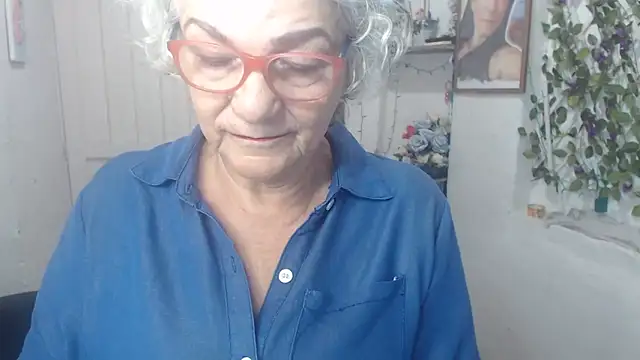 FunnyGrandma online show from September 2025 12:05:01 AM