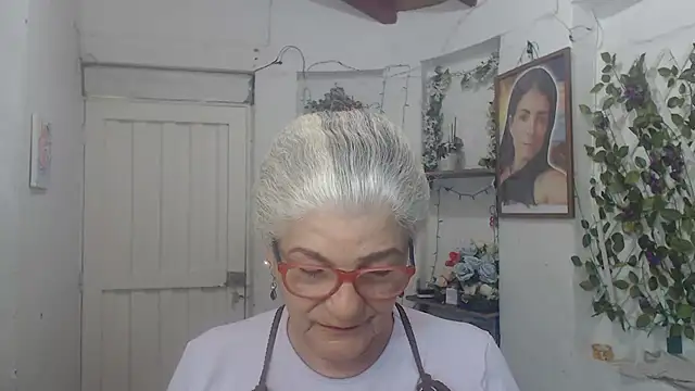 FunnyGrandma online show from September 2025 11:21:01 PM