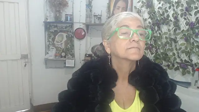 FunnyGrandma online show from March 2026 10:43:02 PM