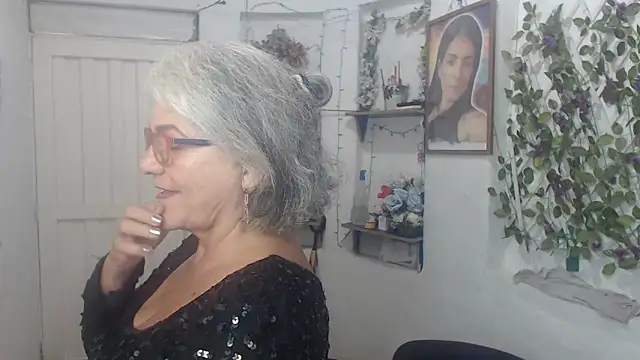 FunnyGrandma online show from October 2025 11:28:01 PM