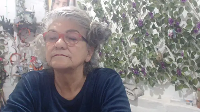 Snapshot of FunnyGrandma chatting on November 2025 09:52:02 PM FunnyGrandma online show from November 2025 09:52:02 PM