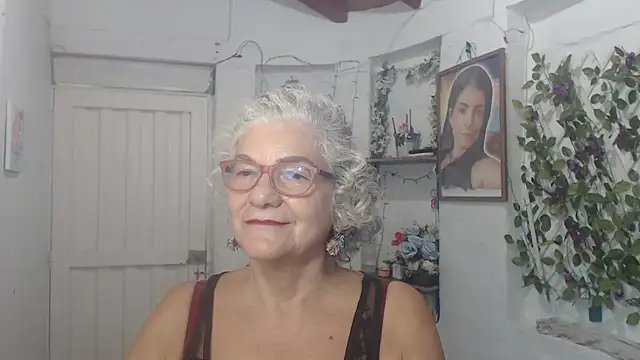 FunnyGrandma online show from October 2025 10:44:02 PM