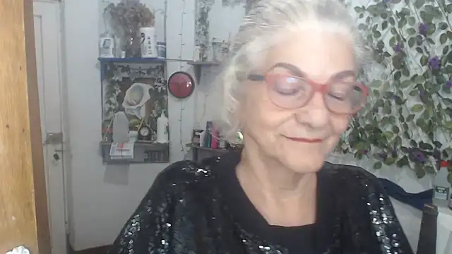 Snapshot of FunnyGrandma chatting on May 2026 03:32:01 AM FunnyGrandma online show from May 2026 03:32:01 AM