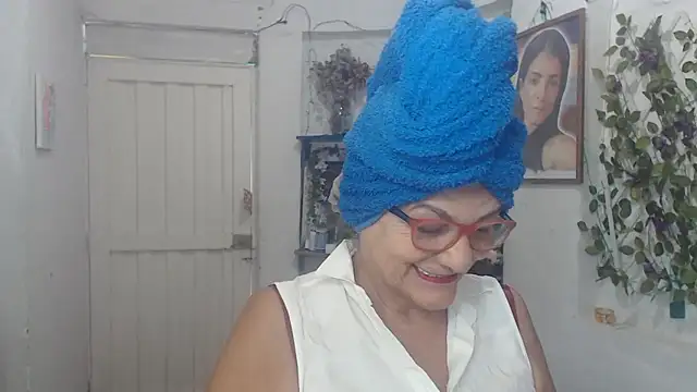 FunnyGrandma online show from September 2025 09:41:02 PM