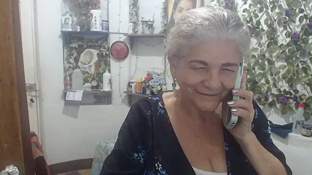 Snapshot of FunnyGrandma chatting on May 2026 12:21:02 AM FunnyGrandma online show from May 2026 12:21:02 AM