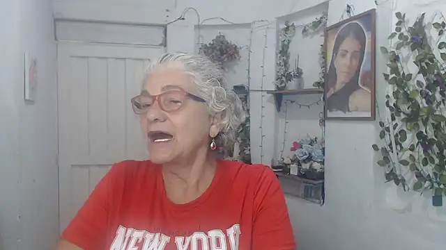 FunnyGrandma online show from September 2025 02:15:01 AM