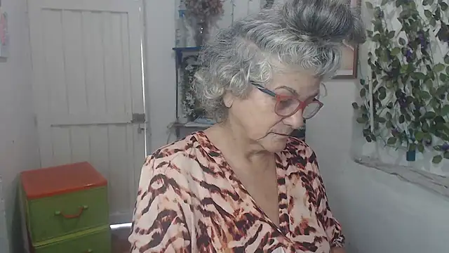 FunnyGrandma online show from October 2025 06:49:02 PM