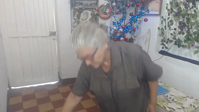 Snapshot of FunnyGrandma chatting on December 2025 08:36:01 PM FunnyGrandma online show from December 2025 08:36:01 PM