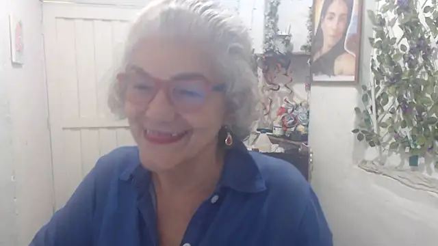 Snapshot of FunnyGrandma chatting on October 2025 02:45:01 AM FunnyGrandma online show from October 2025 02:45:01 AM