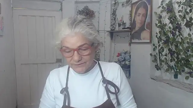FunnyGrandma online show from October 2025 10:11:01 PM