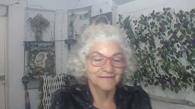 Snapshot of FunnyGrandma chatting on November 2025 11:38:02 PM FunnyGrandma online show from November 2025 11:38:02 PM
