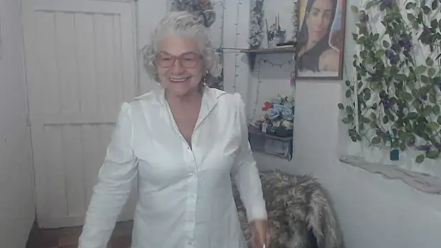 FunnyGrandma online show from October 2025 02:35:01 AM