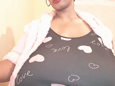 MissTits online show from April 2026 08:35:01 PM