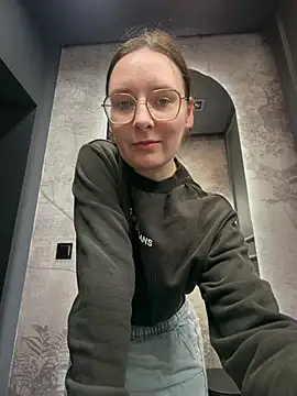 The Snowwhitee online show from April 2026 11:55:02 AM