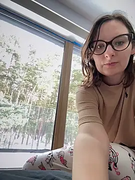 Snapshot of The_Snowwhitee chatting on February 2026 08:46:02 AM The Snowwhitee online show from February 2026 08:46:02 AM