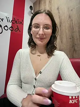 The Snowwhitee online show from April 2026 09:10:02 PM