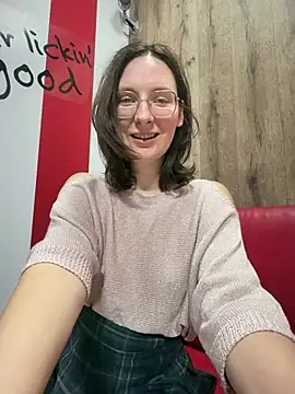 The Snowwhitee online show from March 2026 06:15:02 PM