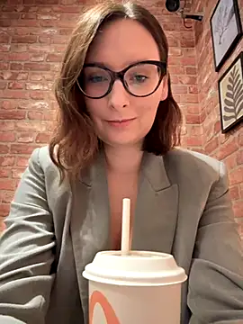 The Snowwhitee online show from November 2025 09:07:02 PM