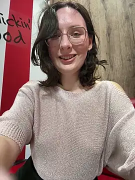 Snapshot of The_Snowwhitee chatting on March 2026 06:37:02 PM The Snowwhitee online show from March 2026 06:37:02 PM