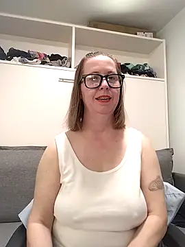 SweetandNaughty1 online show from February 2026 09:32:01 PM