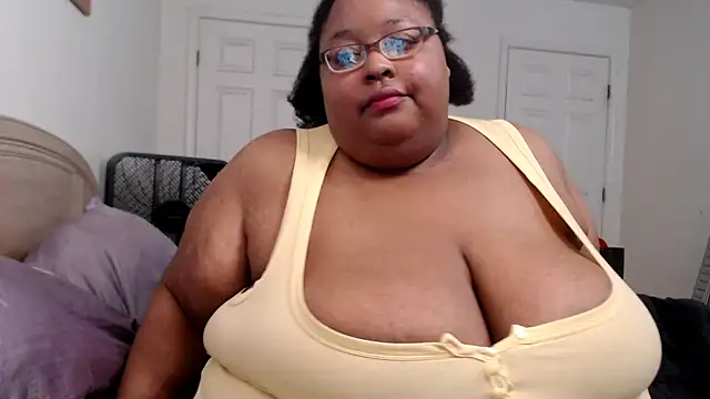 Snapshot of Loves_Aura chatting on October 2025 11:50:02 PM Loves Aura online show from October 2025 11:50:02 PM