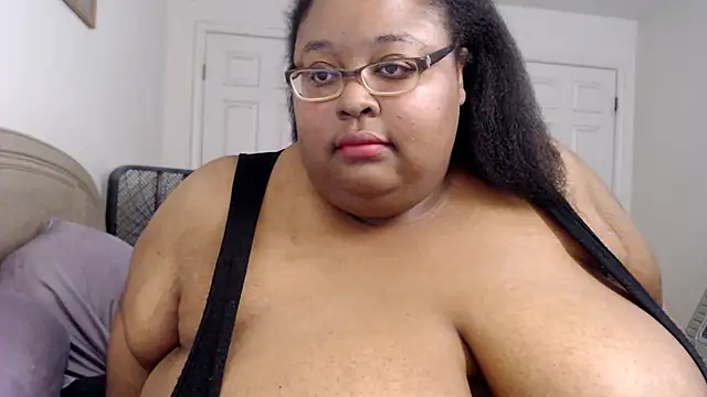 Loves Aura online show from March 2026 12:45:02 AM