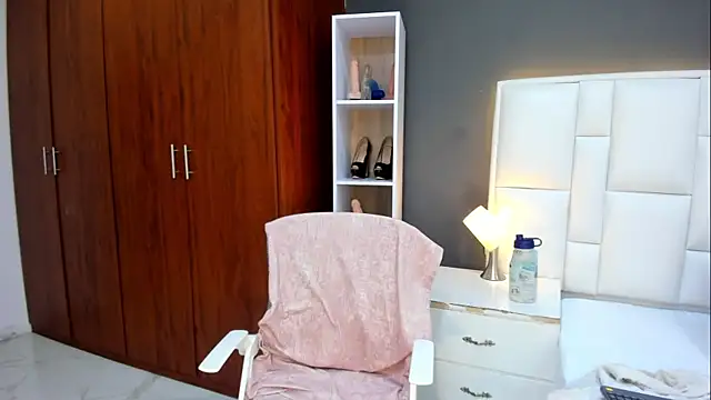 yeral2017 online show from November 2025 02:17:02 PM