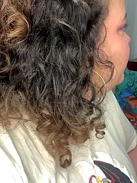 Snapshot of valentinny chatting on November 2025 12:37:01 AM valentinny online show from November 2025 12:37:01 AM