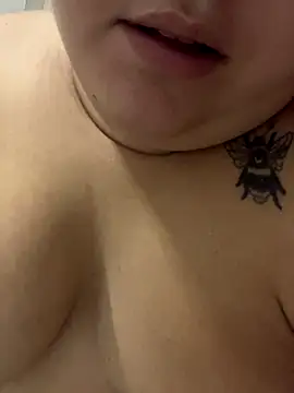 Snapshot of valentinny chatting on September 2025 03:11:01 AM valentinny online show from September 2025 03:11:01 AM