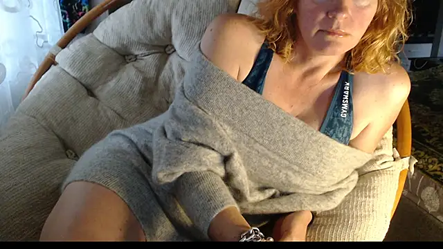 Snapshot of Cuteminx4u chatting on September 2025 08:10:02 AM Cuteminx4u online show from September 2025 08:10:02 AM