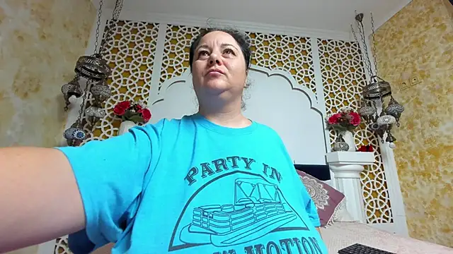 AleshaArabian online show from December 2025 05:33:01 AM