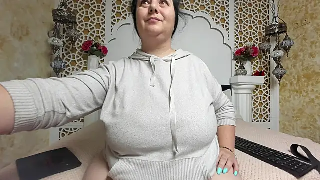 AleshaArabian online show from January 2026 05:12:02 AM