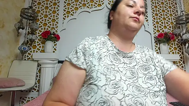 Snapshot of AleshaArabian chatting on September 2025 02:48:01 AM AleshaArabian online show from September 2025 02:48:01 AM