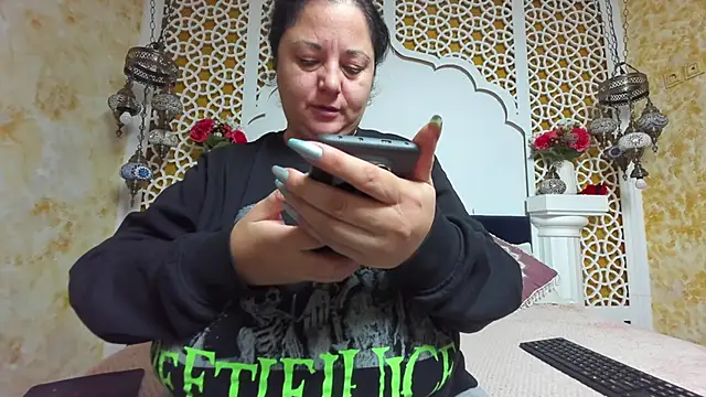 AleshaArabian online show from December 2025 05:01:02 AM