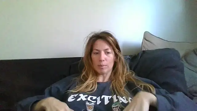 Snapshot of Rhodesxox chatting on November 2025 07:18:02 PM Rhodesxox online show from November 2025 07:18:02 PM