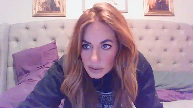 Snapshot of Rhodesxox chatting on January 2025 10:48:01 PM Rhodesxox online show from January 2025 10:48:01 PM