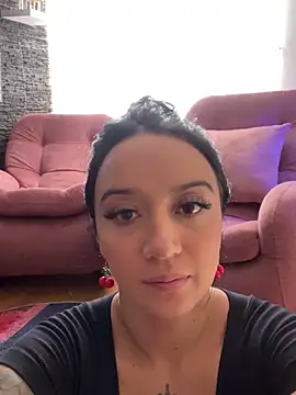 Snapshot of EmmyEvans1 chatting on March 2025 07:43:02 PM EmmyEvans1 online show from March 2025 07:43:02 PM