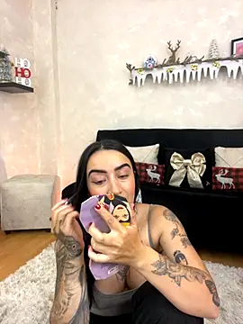 Snapshot of EmmyEvans1 chatting on November 2025 07:51:02 PM EmmyEvans1 online show from November 2025 07:51:02 PM