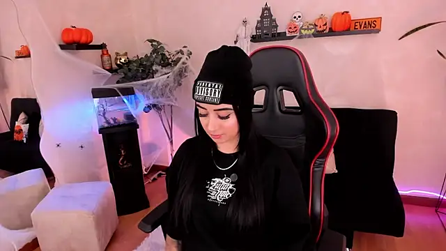 Snapshot of EmmyEvans1 chatting on October 2025 07:26:02 PM EmmyEvans1 online show from October 2025 07:26:02 PM