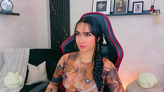 EmmyEvans1 online show from May 2026 07:34:01 PM